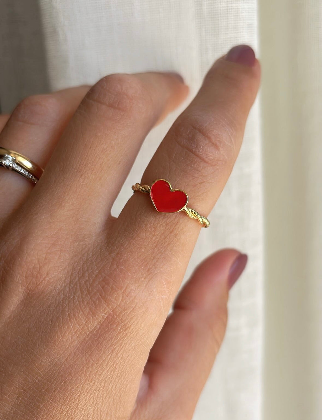 Anello torchon con cuore smaltato