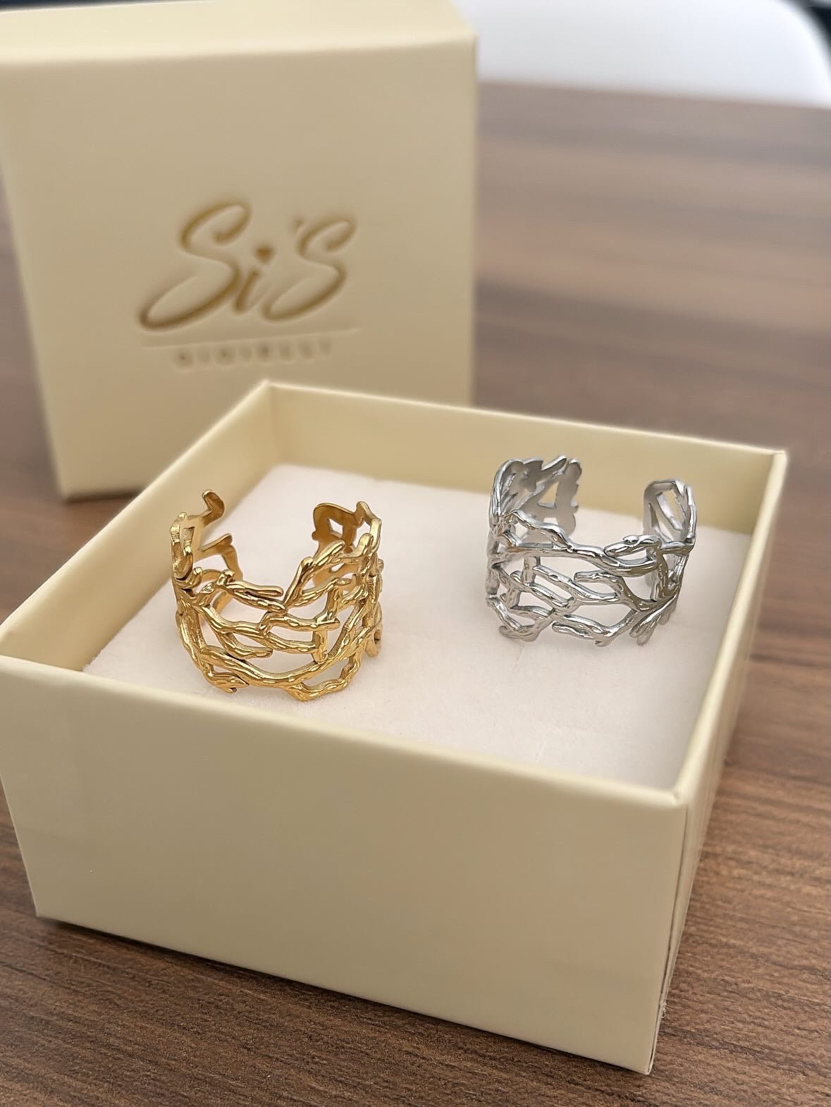 Anello corallo