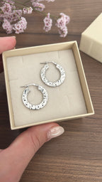 Orecchini cerchio piatto martellato