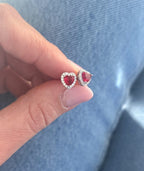 Orecchini a lobo cuoricino incorniciato