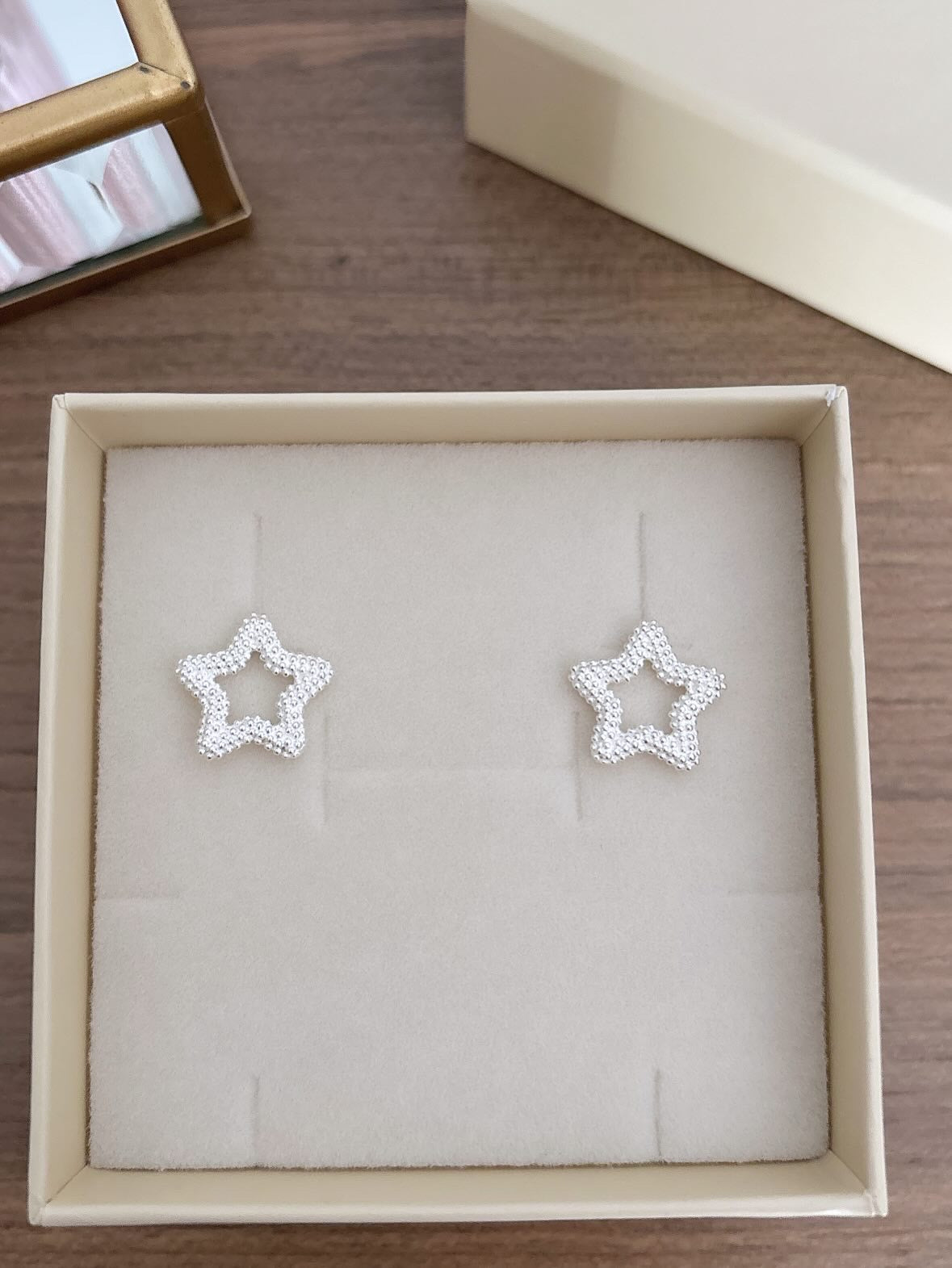 Orecchini a lobo stella lavorata