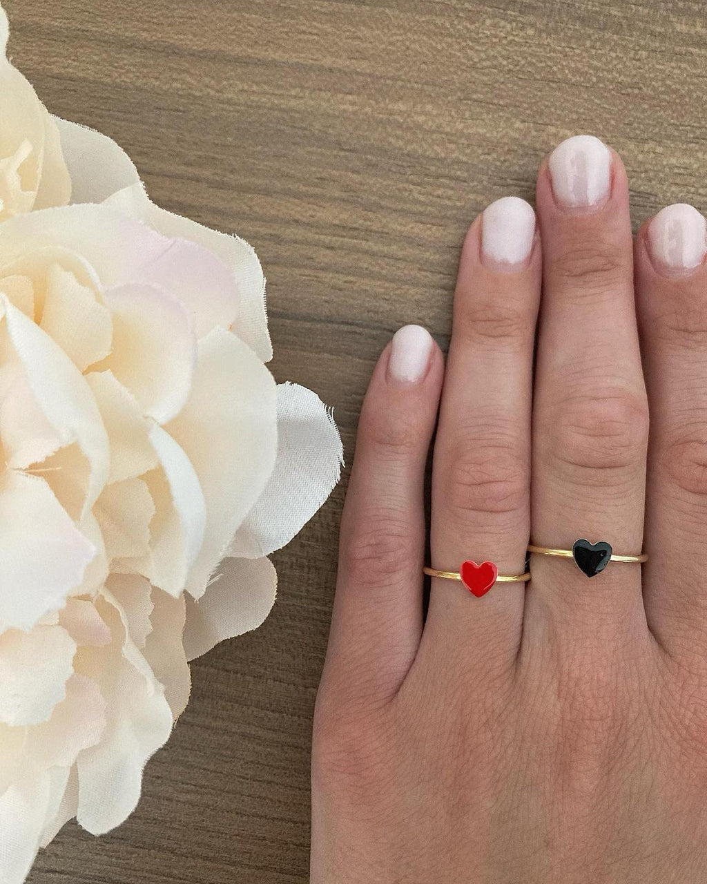 Anello con cuore smaltato